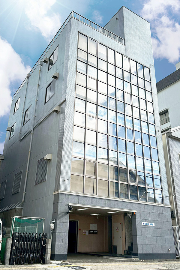 相互美装の建物の画像です。